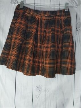 Hot Topic Pleated Orange and Black Plaid Skater Grunge Punk Mini Skirt